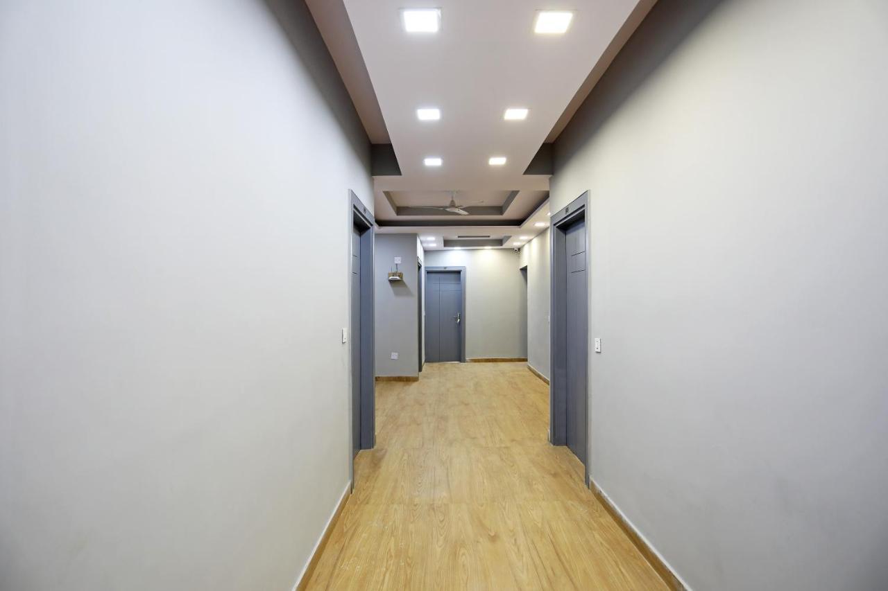 Capital O Aashiyana Paradise Near Omaxe Gurgaon Mall Hotel Екстериор снимка
