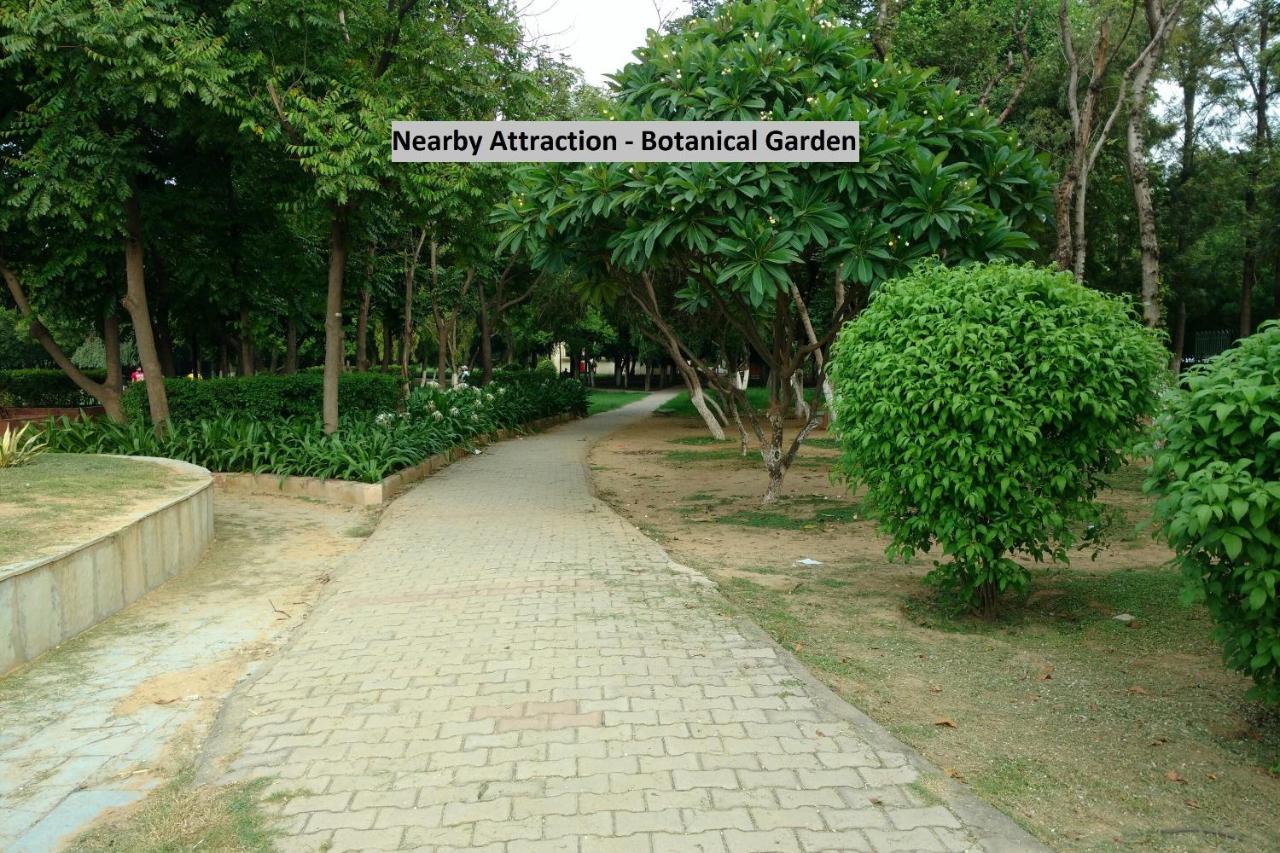 Capital O Aashiyana Paradise Near Omaxe Gurgaon Mall Hotel Екстериор снимка
